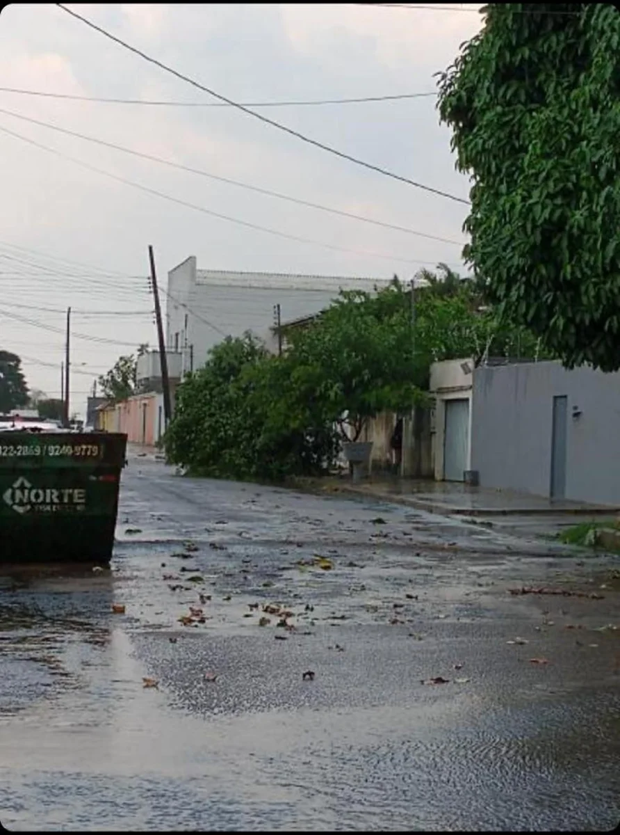 Frente fria provoca temporal e até chuva com granizo em Rondônia