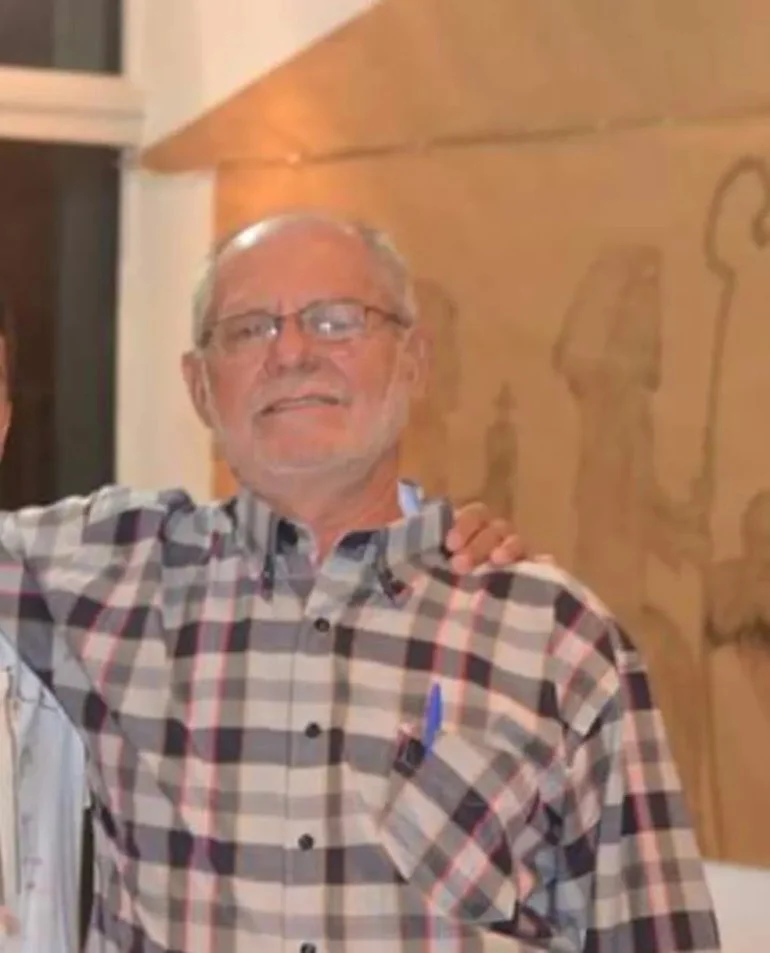 José Batistela estava em caminhão quando foi atingido por pedra — Foto: Arquivo pessoal