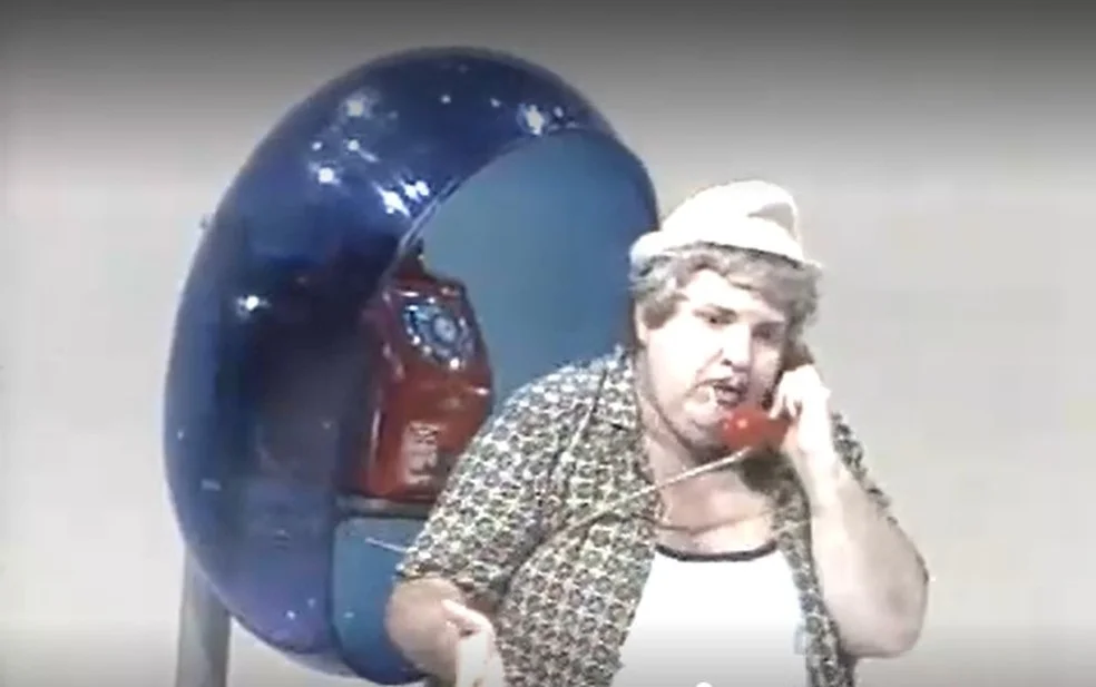 JÔ Soares interpreta o Zé da Galera: Bota ponta, Telê! — Foto: reprodução