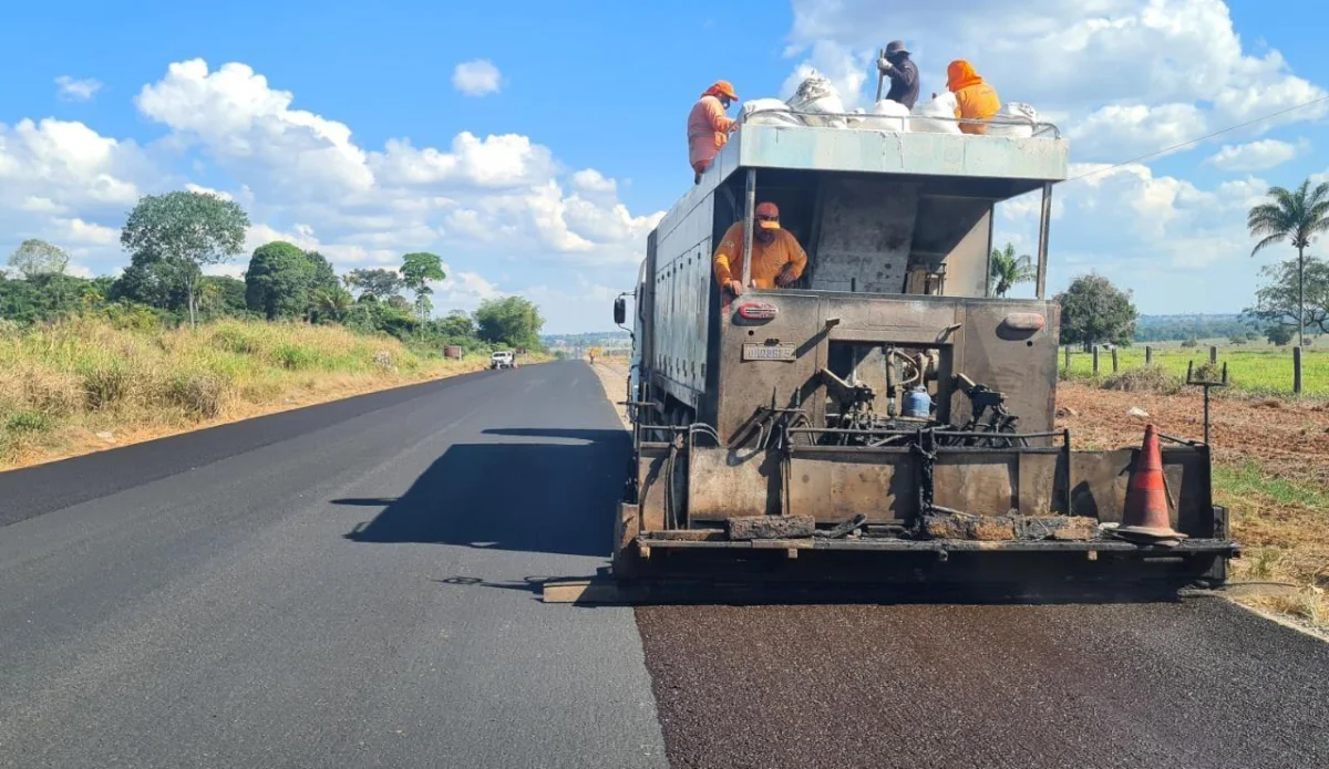 RO-479 recebe Microrrevestimento Asfáltico de Rolim de Moura à BR-364