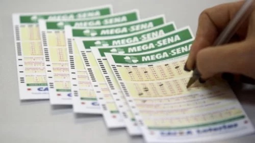 Prêmio de 105 milhões da Mega-Sena será dividido entre 35 apostadores de  bolão em Fortaleza, Ceará