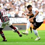 Corinthians vence Fluminense e encerra jejuns no Brasileirão