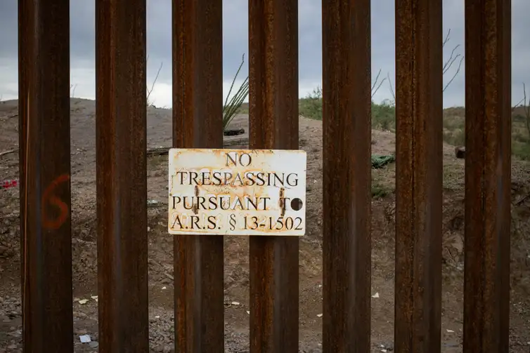 Trecho de muro na fronteira entre EUA e México, em Ruby, Arizona 26/06/2024 REUTERS/Adrees Latif