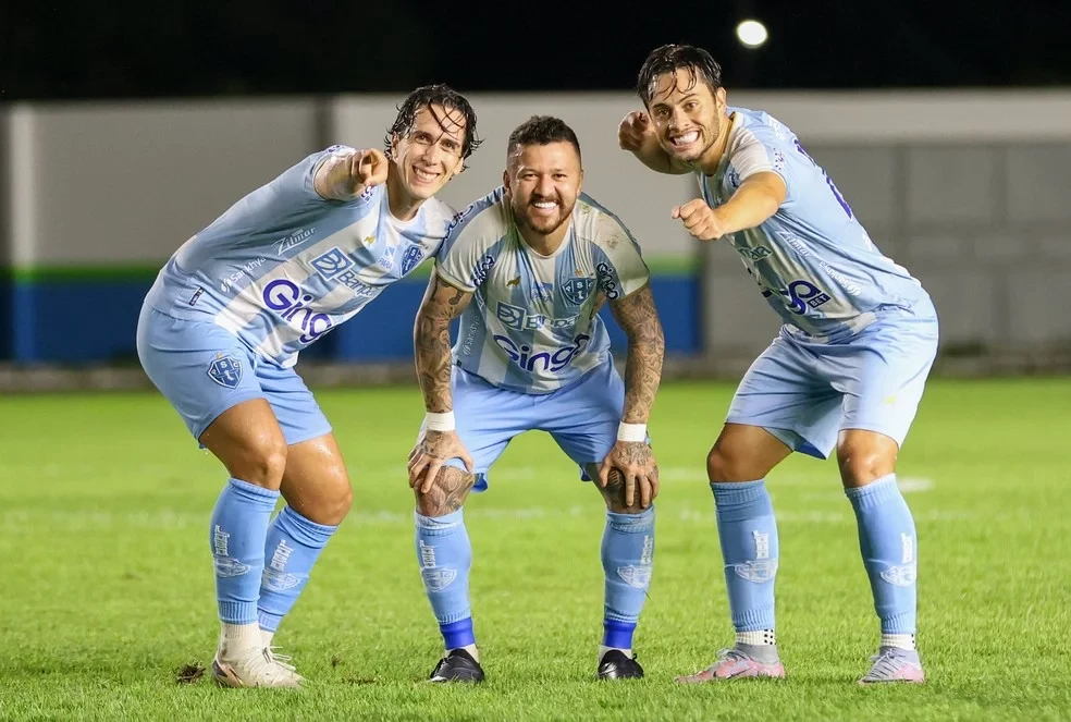 Nicolas, Rossi e Vilela comemorando gol do Paysandu — Foto: Jorge Luís Totti/Paysandu