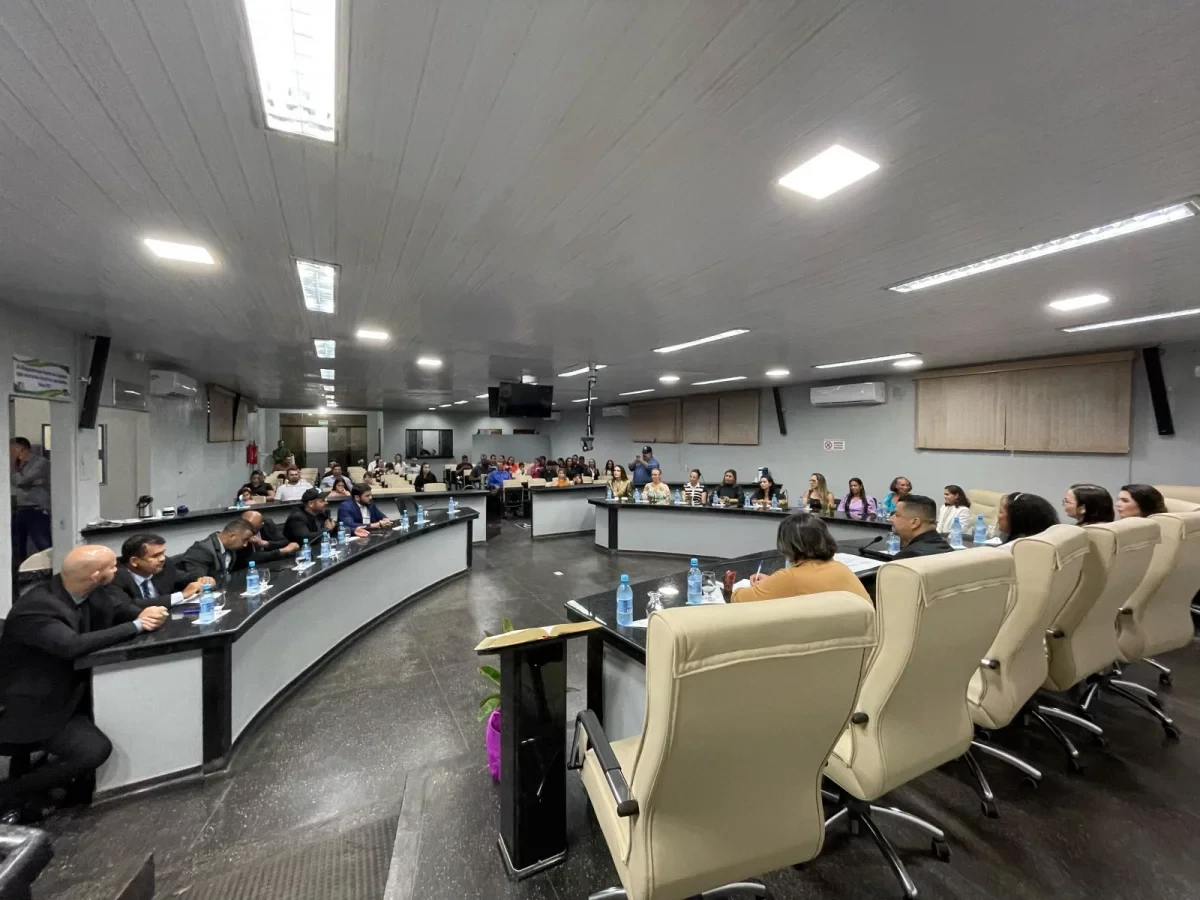 Câmara de Rolim de Moura homenageia mulheres com Prêmio “Mulher Destaque” em Sessão Solene