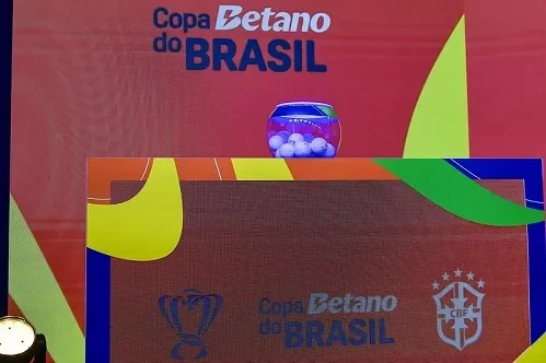 Capa de jornal francês mostra 14-bis
