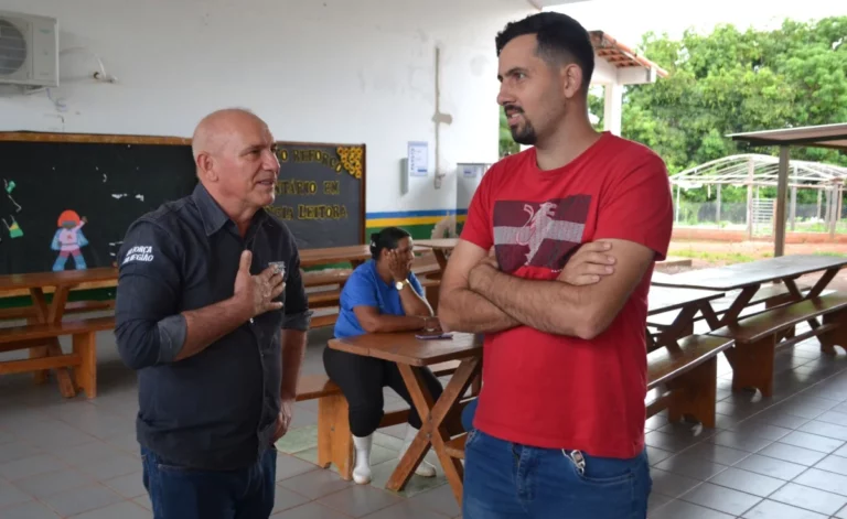 Escola de Flor da Serra, em Alto Alegre dos Parecis, recebe novos equipamentos com apoio de Ezequiel Neiva