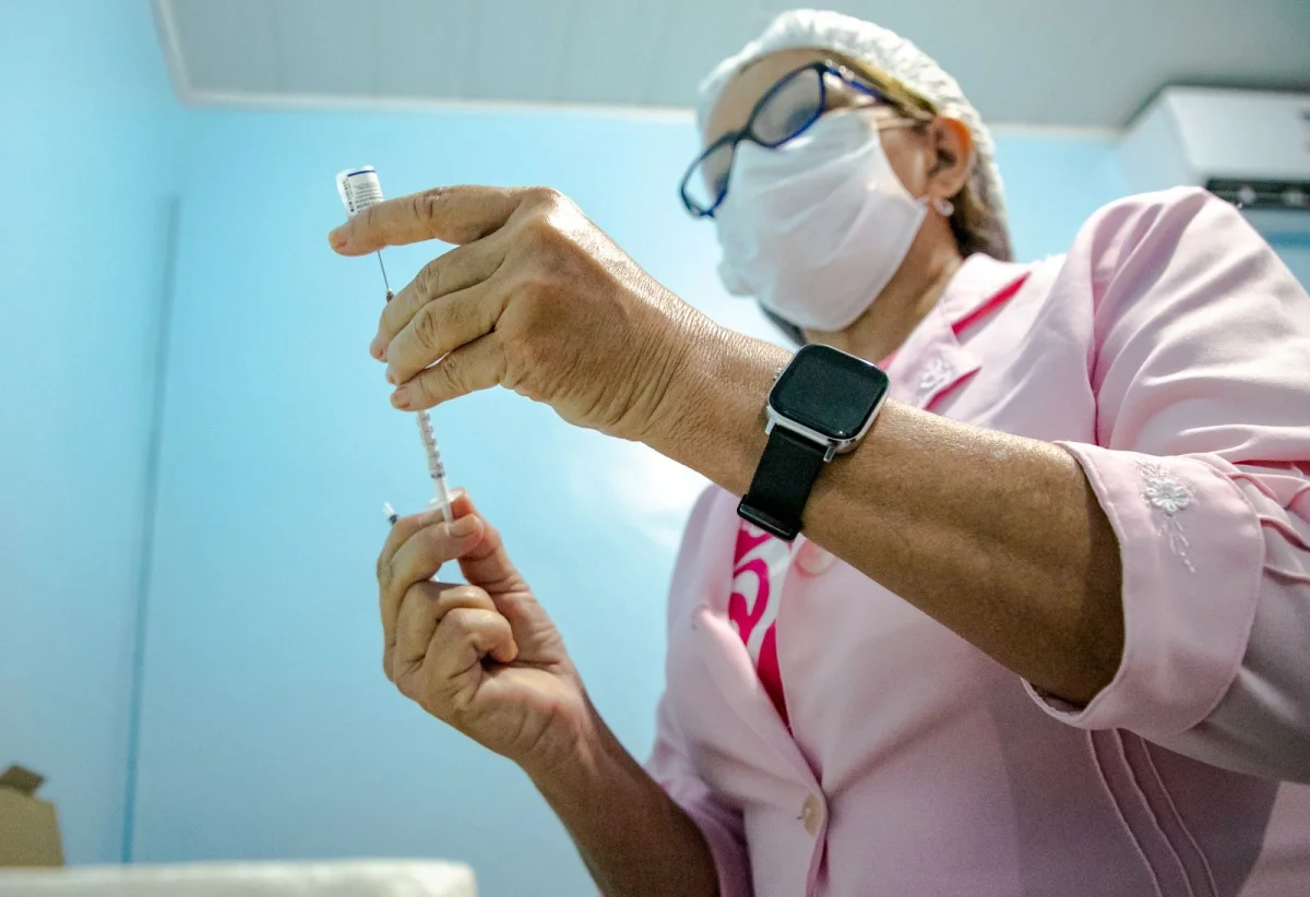 O esforço é coletivo e visa proteger a saúde das crianças, adolescentes e de toda a comunidade