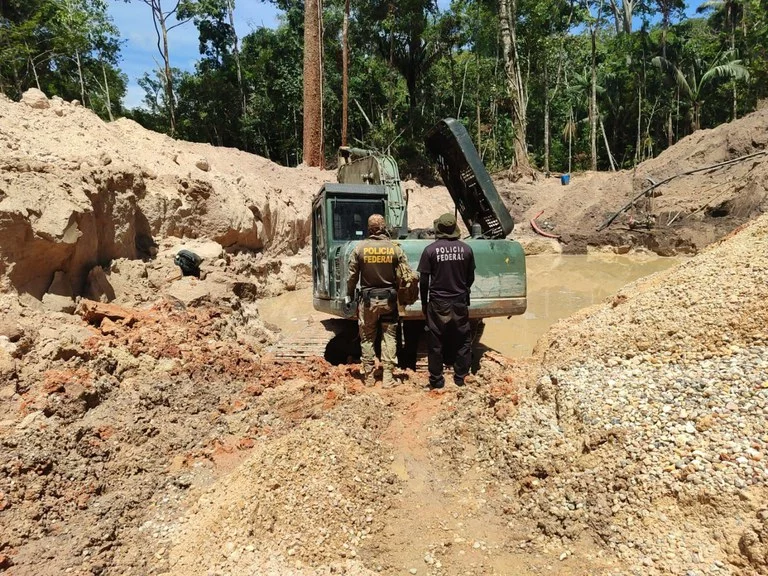 PF realiza operação de desintrusão contra garimpo ilegal na Terra Indígena Tubarão Latundê