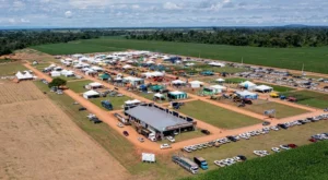 Ezequiel Neiva valoriza Agrocom como motor de desenvolvimento em Cerejeiras e região