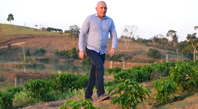 Ezequiel Neiva garante recurso para corte de morros no PA Belo Horizonte, em Machadinho