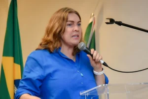 Fátima Gavioli destaca força coletiva da educação em Goiás e projeta continuidade dos avanços