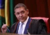 Ministro Nunes Marques toma posse na presidência do TSE e vai comandar eleições