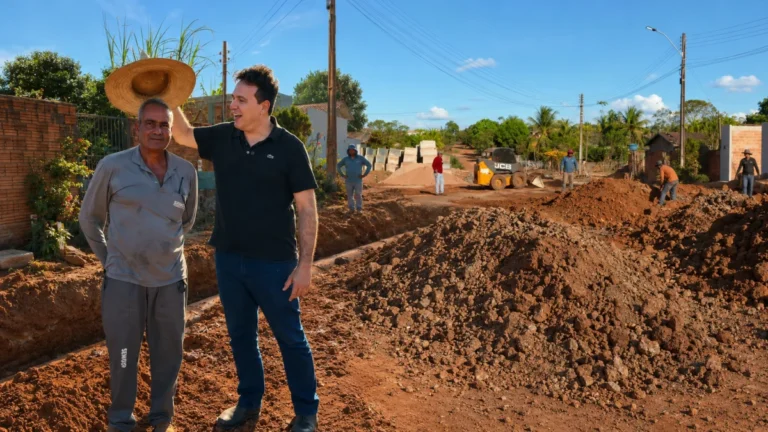 Obras no Distrito do Riozinho — Prefeito Tony Pablo acompanha serviços