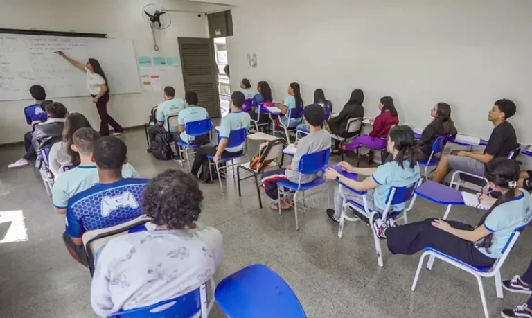 Pé-de-Meia começa a pagar quinta parcela de frequência nesta segunda