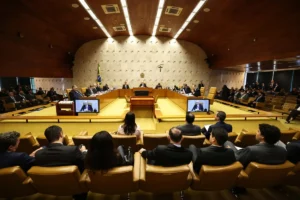 STF suspende análise sobre caso Moraes após sessão marcada por divergências entre ministros