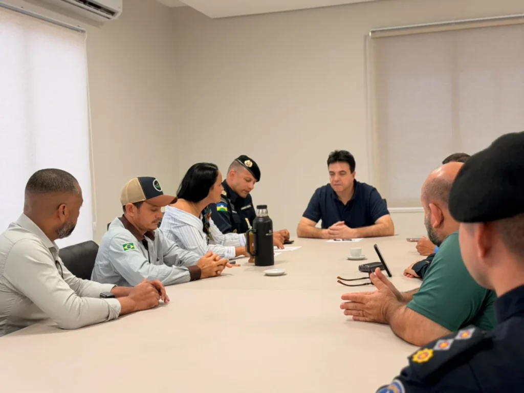 Reunião entre a Prefeitura de Cacoal e representantes da Polícia Militar