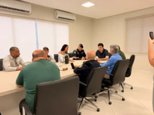 Representantes reunidos para discutir a Atividade Delegada