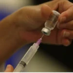 Vacina contra câncer reduz em 42% risco de morte ou retorno do melanoma