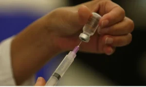 Vacina contra câncer reduz em 42% risco de morte ou retorno do melanoma