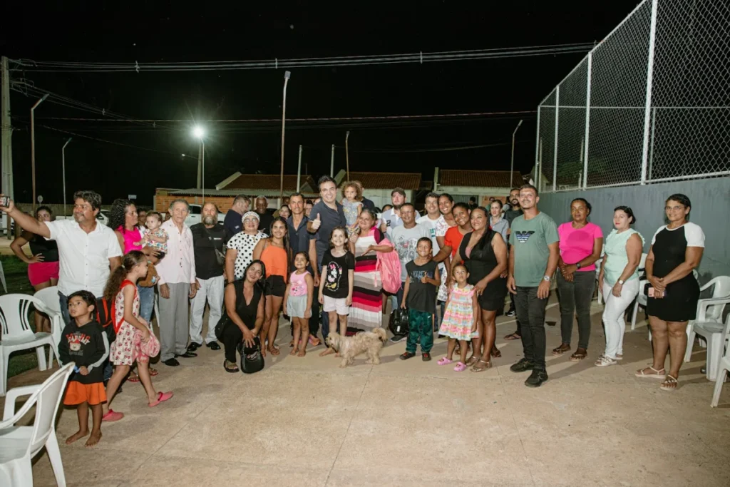 Prefeito Tony Pablo em reunião com moradores do Residencial Cidade Verde